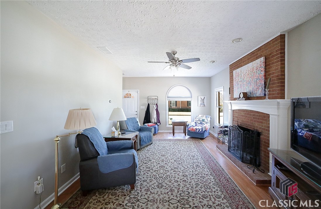1800 Stockton Walk Lane