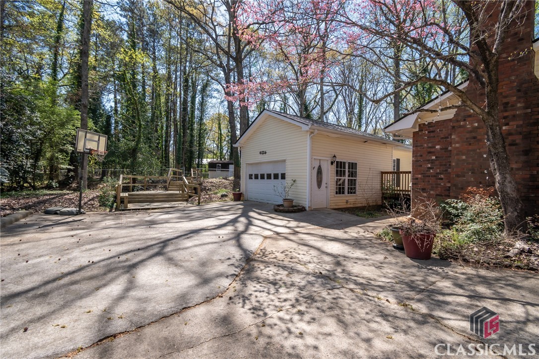 170 Horseshoe Circle