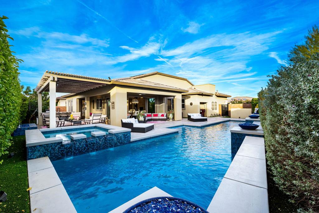 51375 Charlbury Street