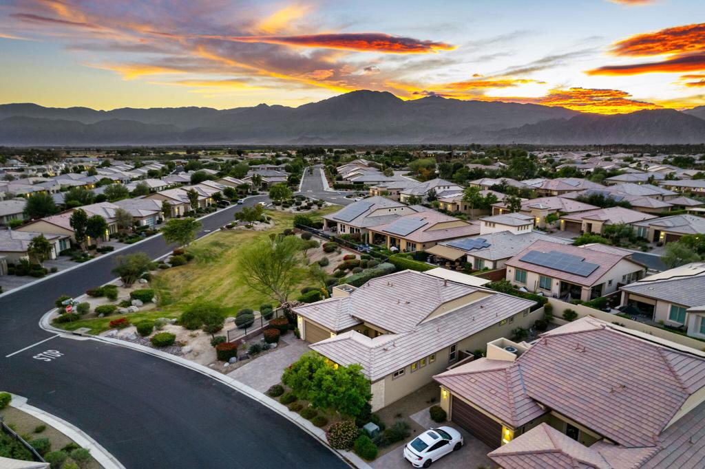 51375 Charlbury Street