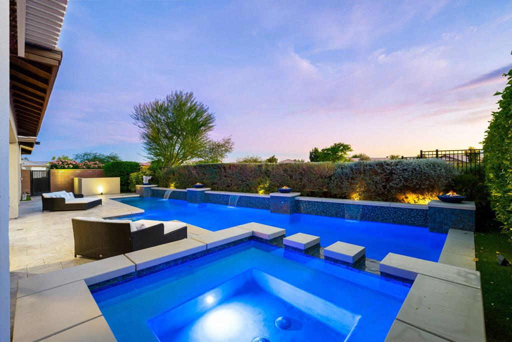 51375 Charlbury Street