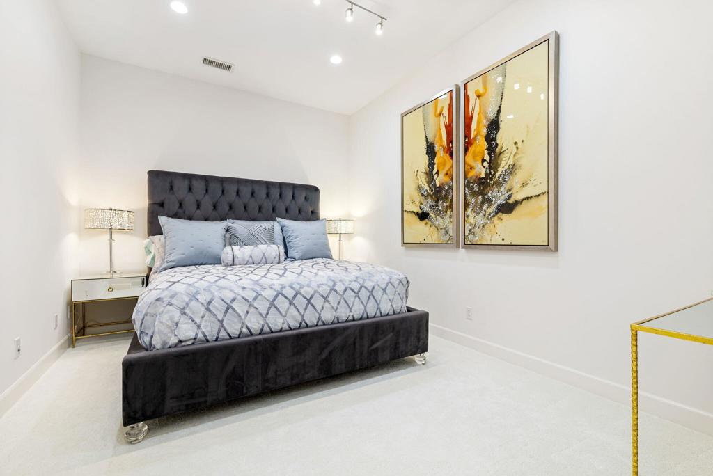 51375 Charlbury Street