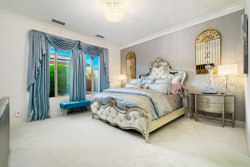 51375 Charlbury Street