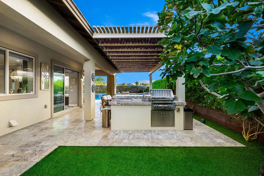 51375 Charlbury Street