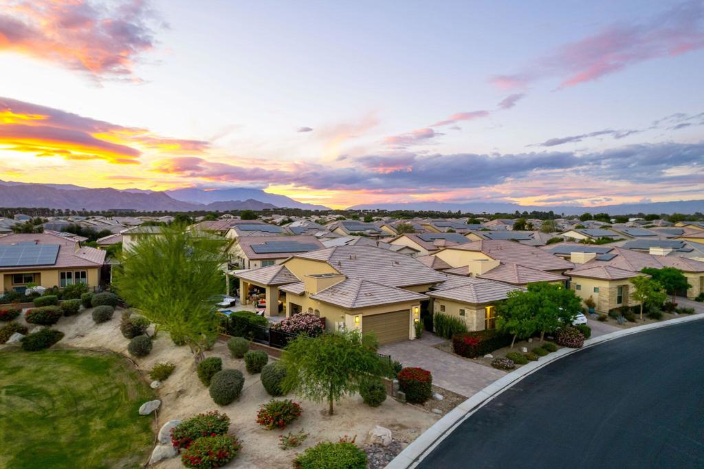 51375 Charlbury Street