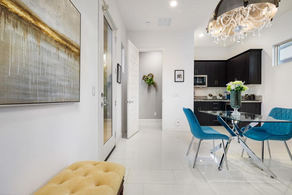 51375 Charlbury Street