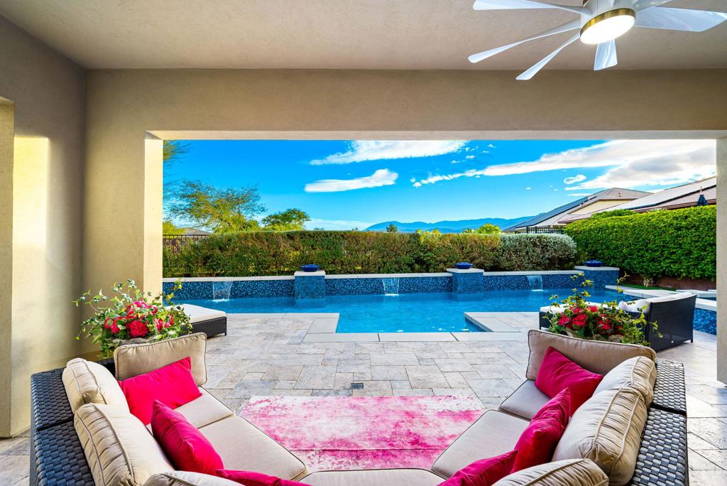 51375 Charlbury Street