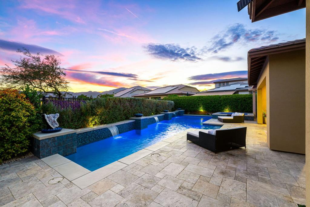 51375 Charlbury Street