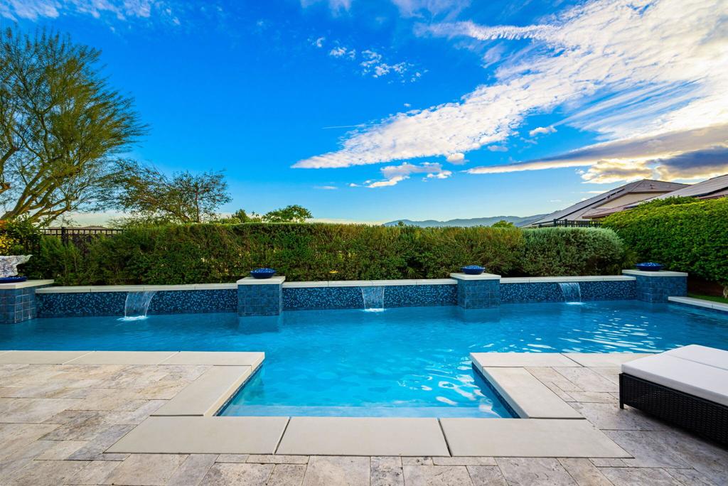 51375 Charlbury Street