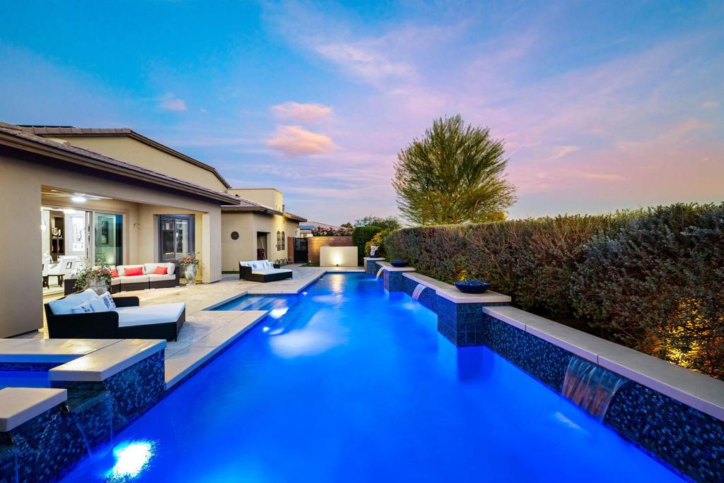 51375 Charlbury Street