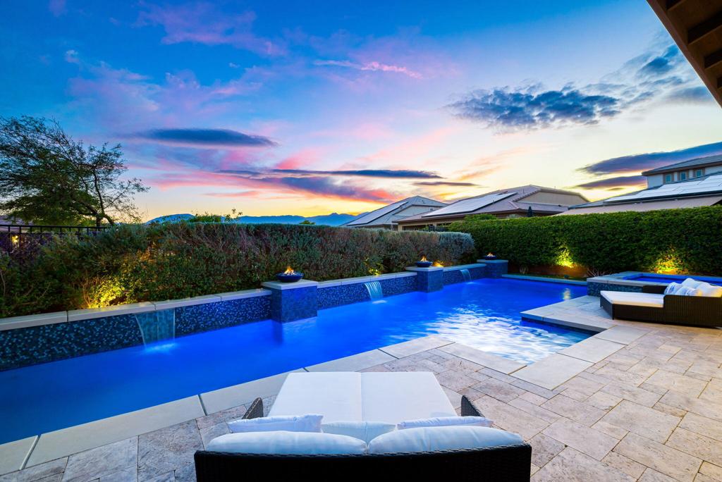 51375 Charlbury Street