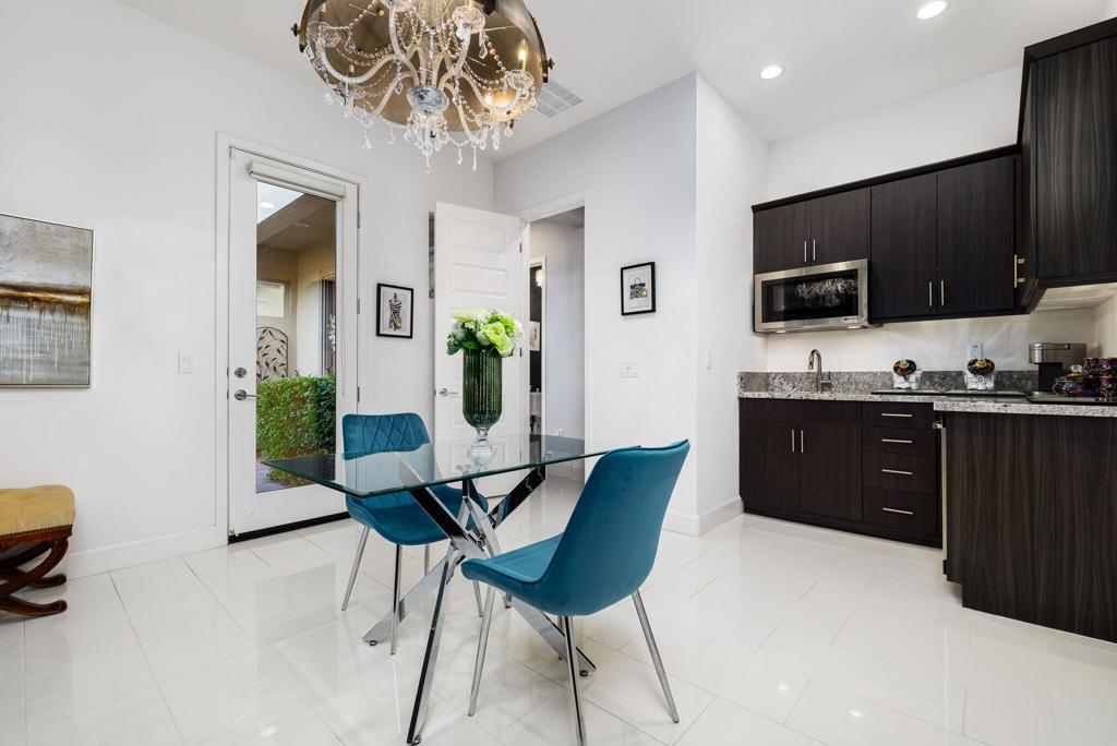 51375 Charlbury Street