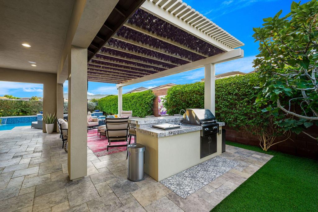 51375 Charlbury Street