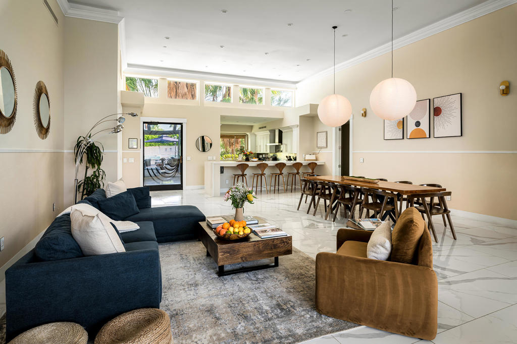 154 E Ocotillo Avenue