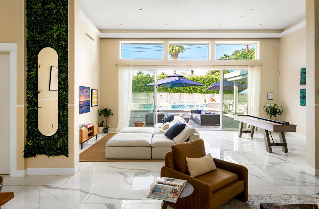 154 E Ocotillo Avenue