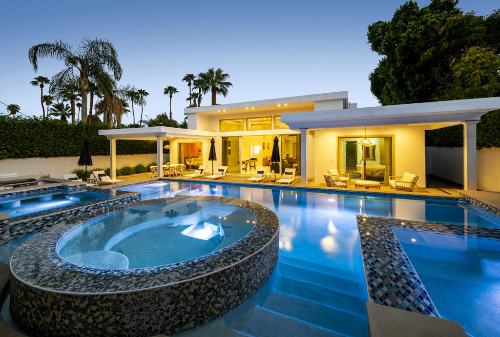 154 E Ocotillo Avenue