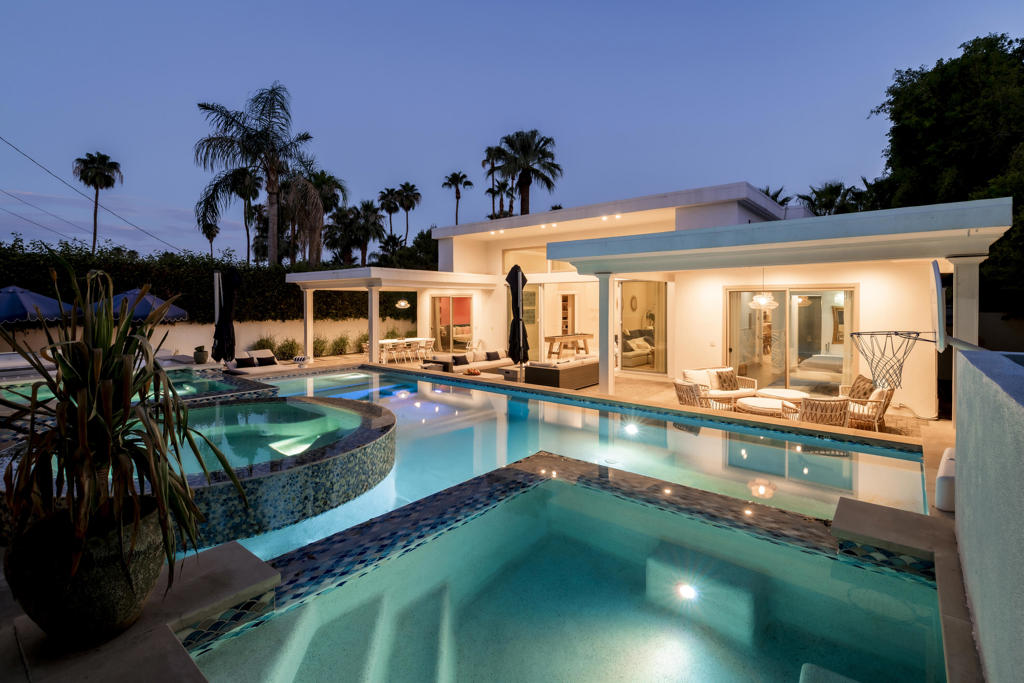 154 E Ocotillo Avenue