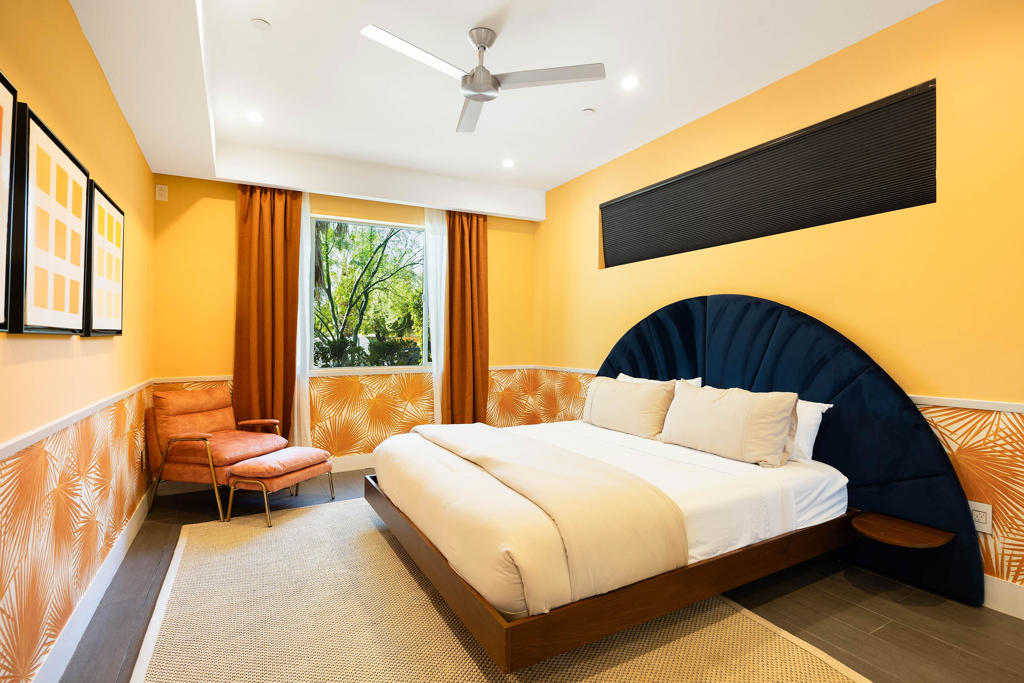 154 E Ocotillo Avenue