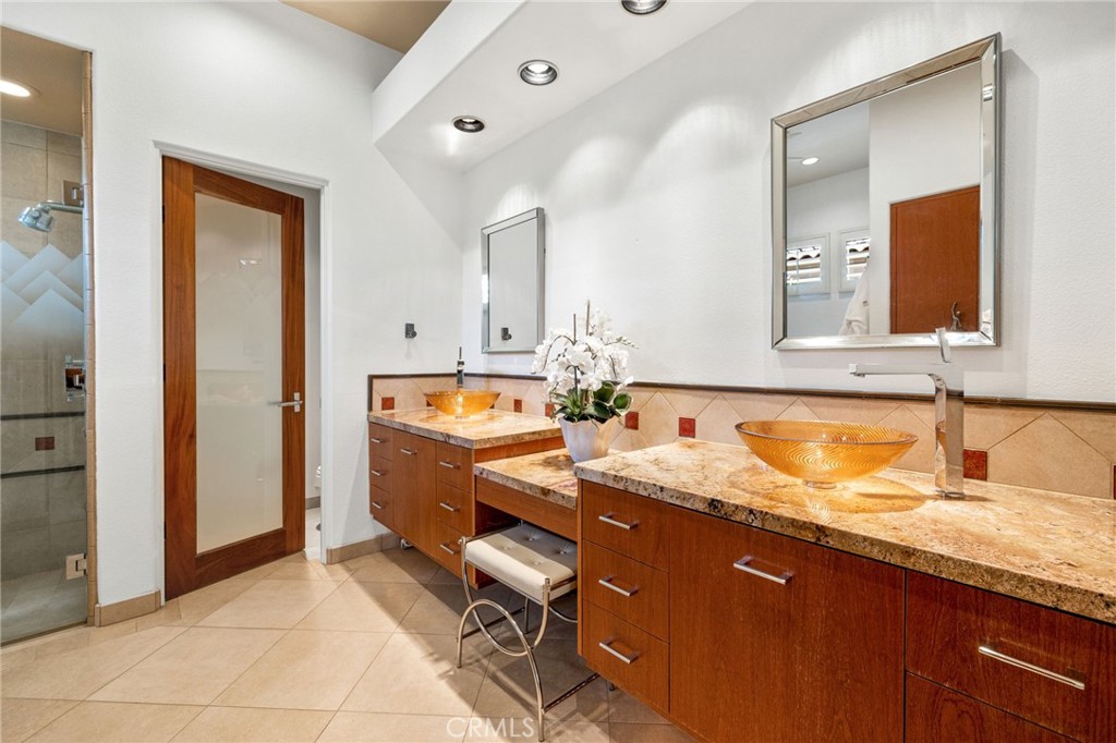 421 White Horse Trail