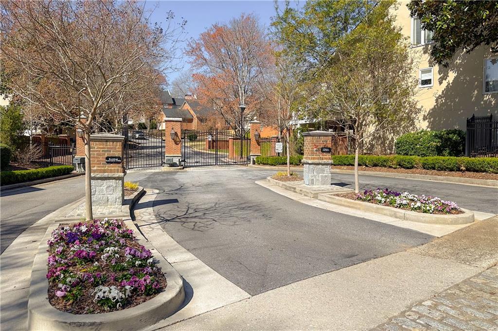 45 Paces West Drive NW