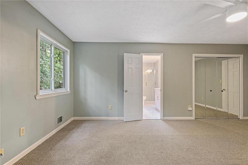 2792 Lansdowne Lane SE