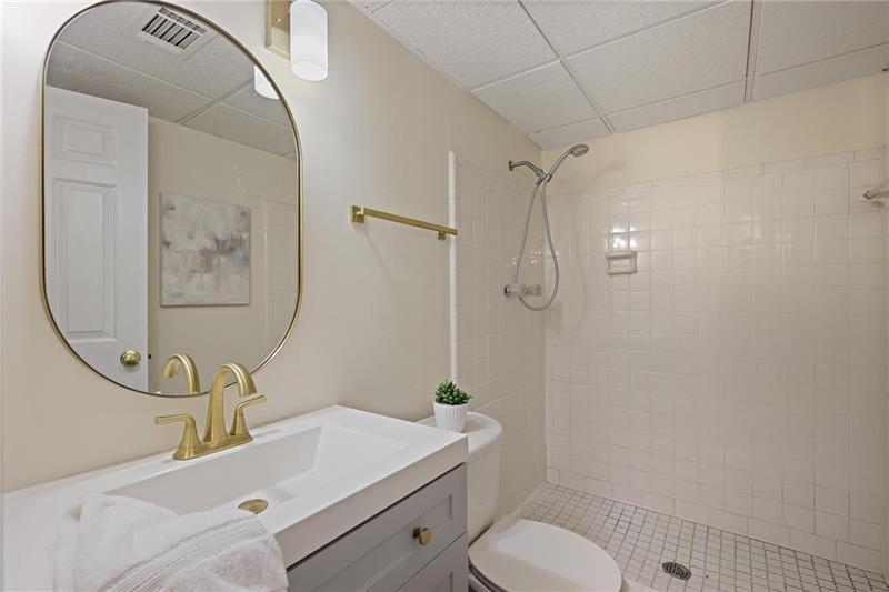 2792 Lansdowne Lane SE