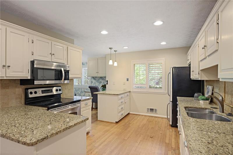 2792 Lansdowne Lane SE