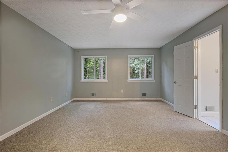 2792 Lansdowne Lane SE