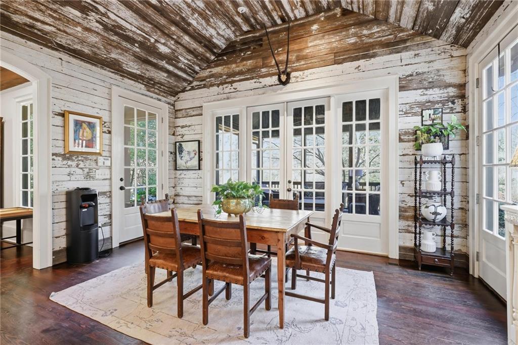 2586 Hyde Manor Drive NW