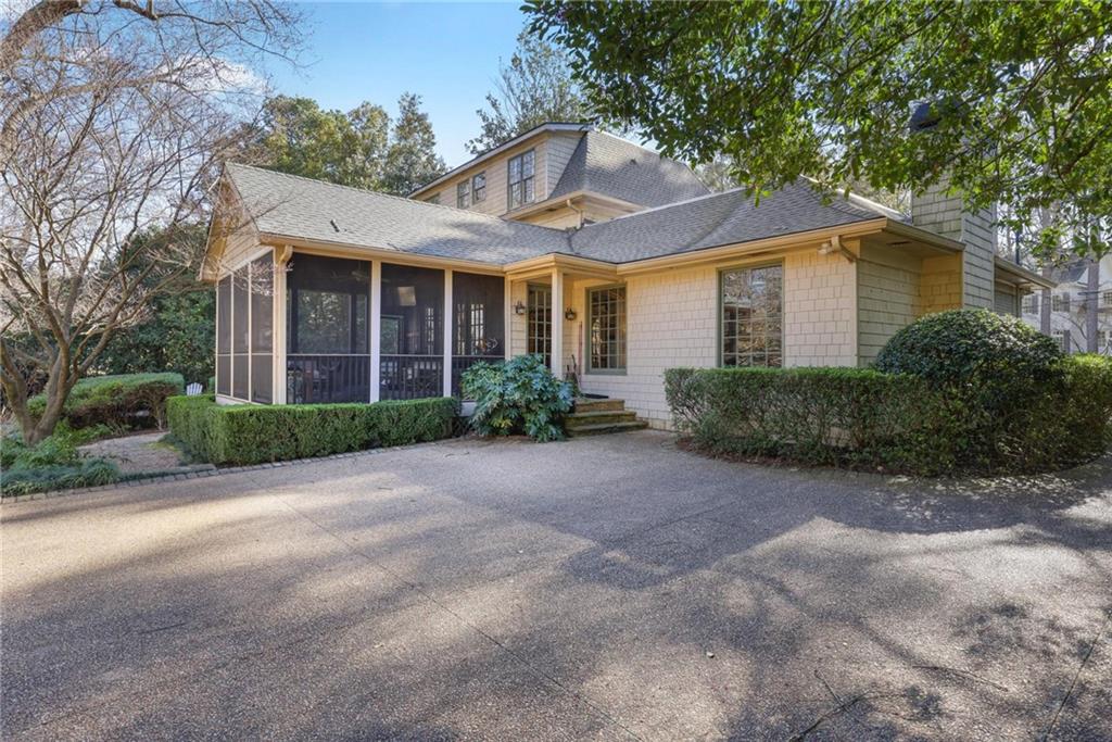 2586 Hyde Manor Drive NW