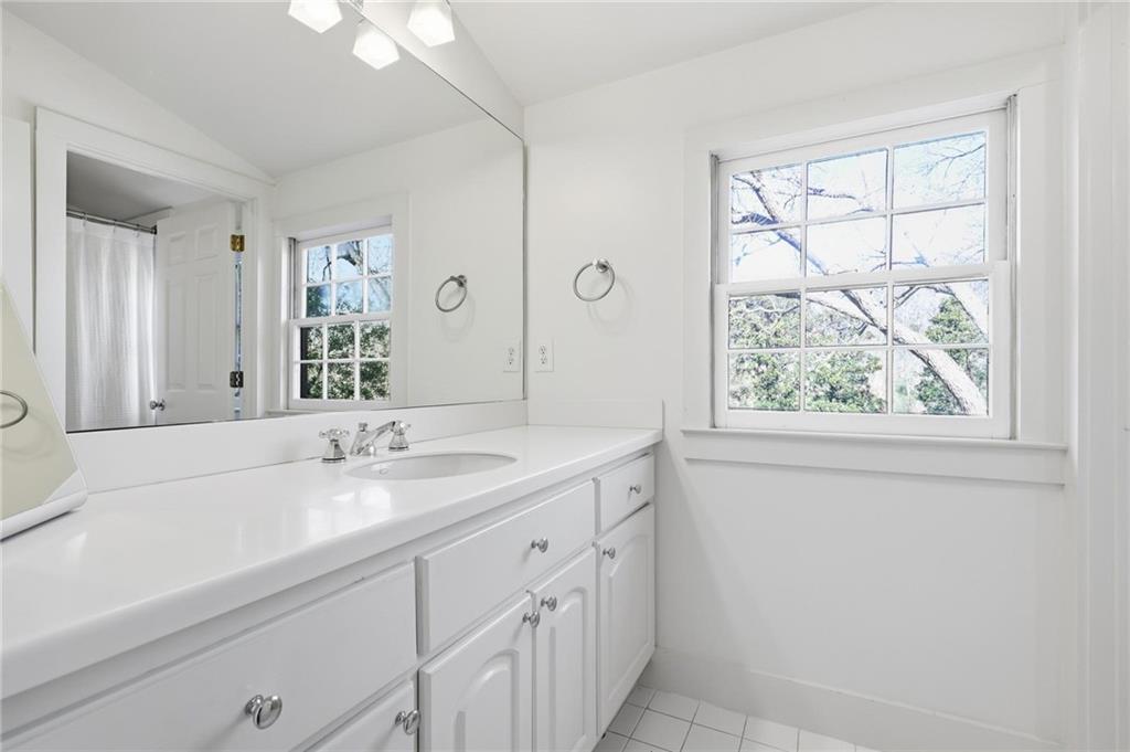 2586 Hyde Manor Drive NW