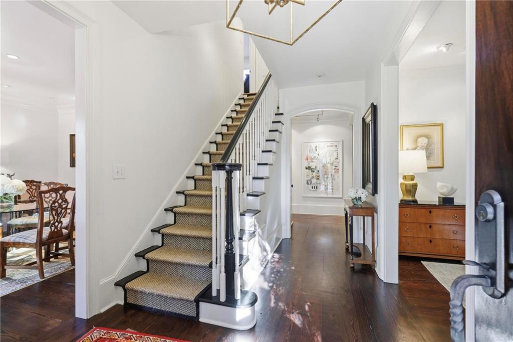 2586 Hyde Manor Drive NW