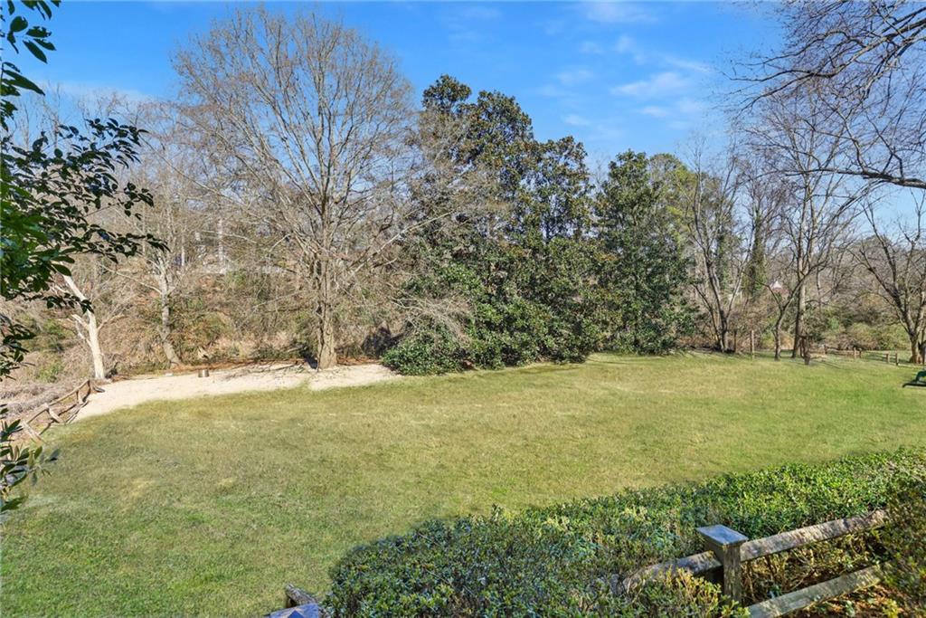 2586 Hyde Manor Drive NW