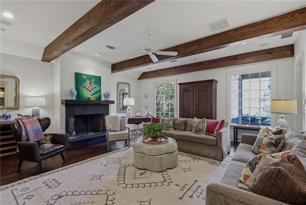 2586 Hyde Manor Drive NW