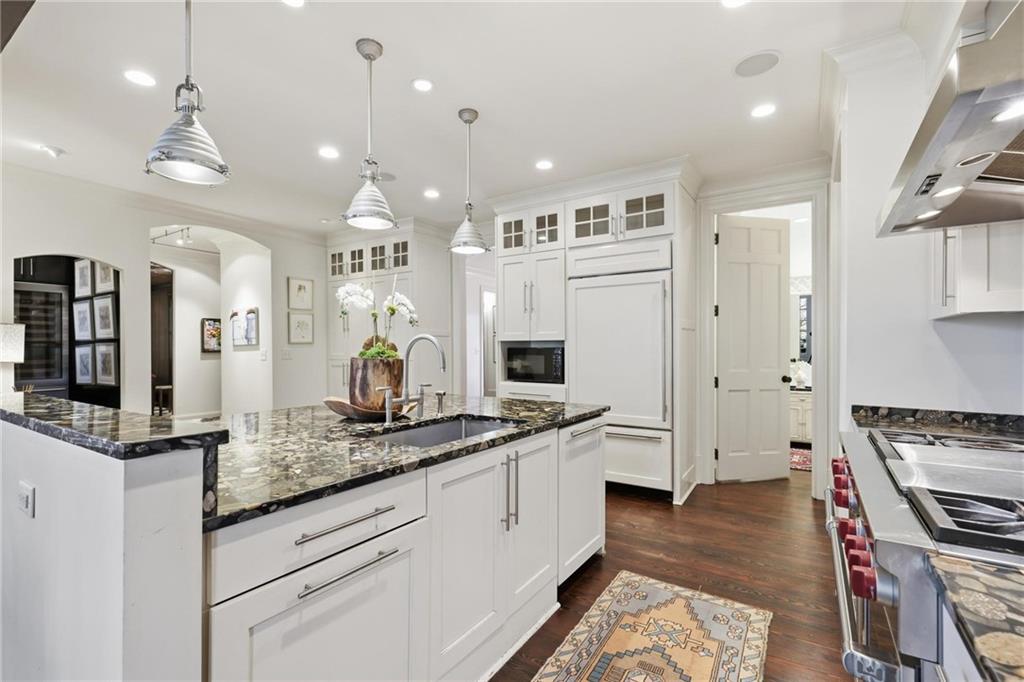 2586 Hyde Manor Drive NW