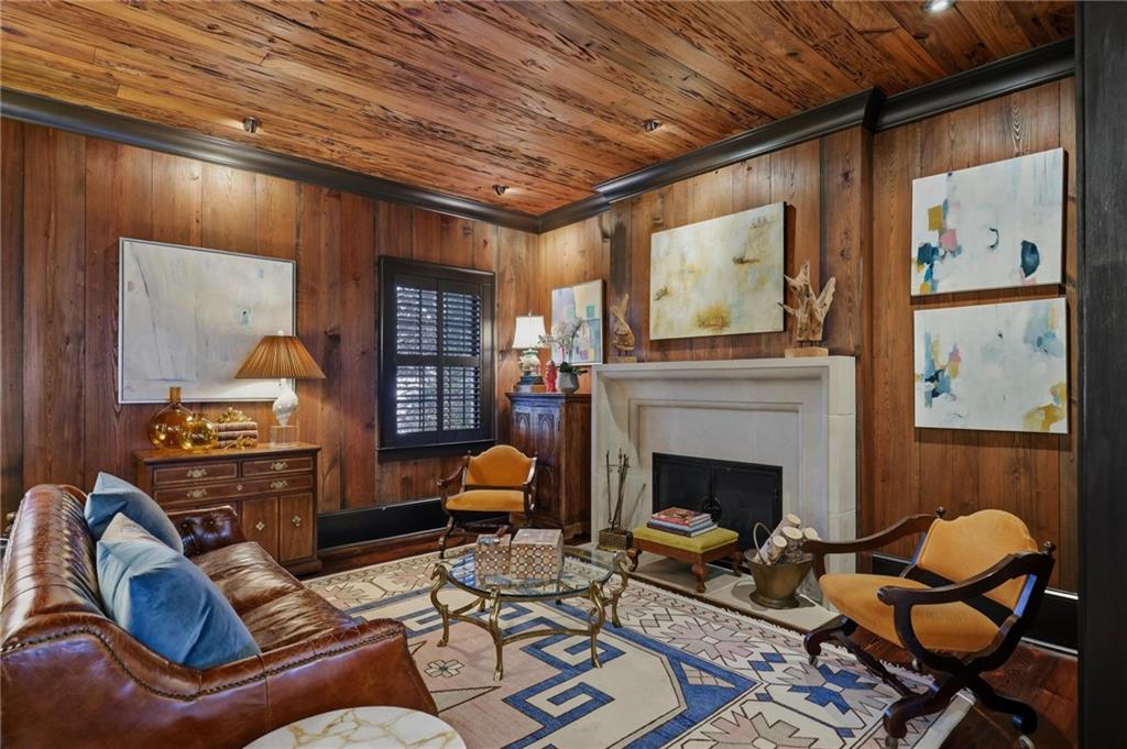 2586 Hyde Manor Drive NW