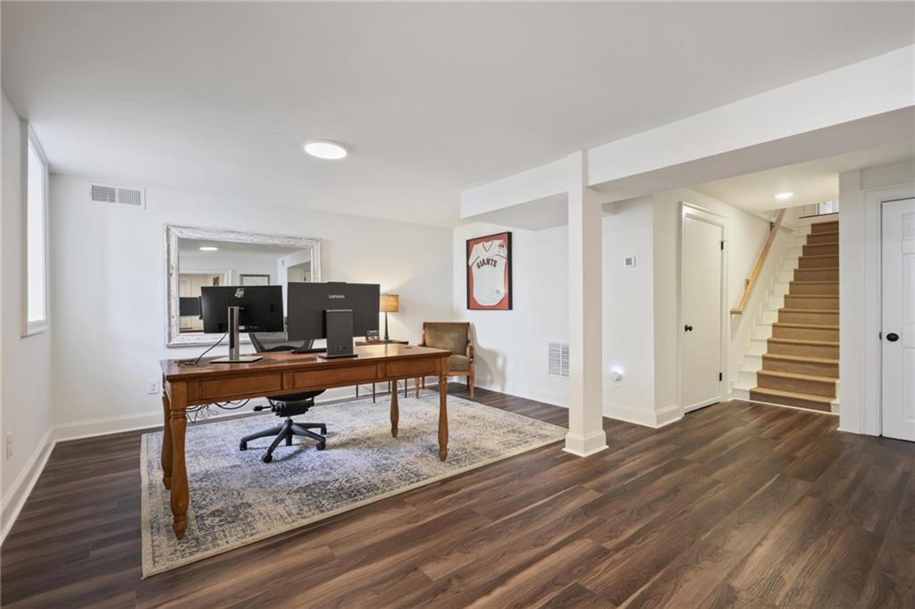 2622 Ellwood Drive NE