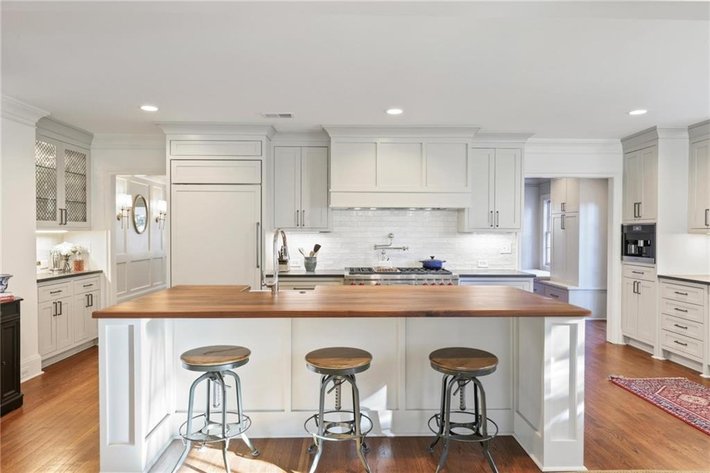 2622 Ellwood Drive NE