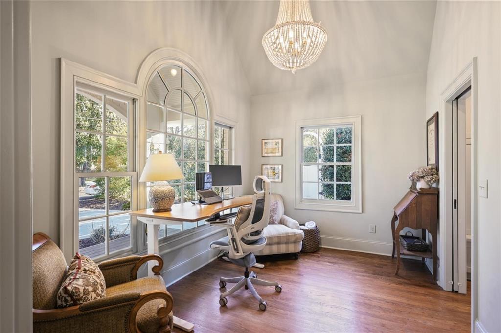 2622 Ellwood Drive NE