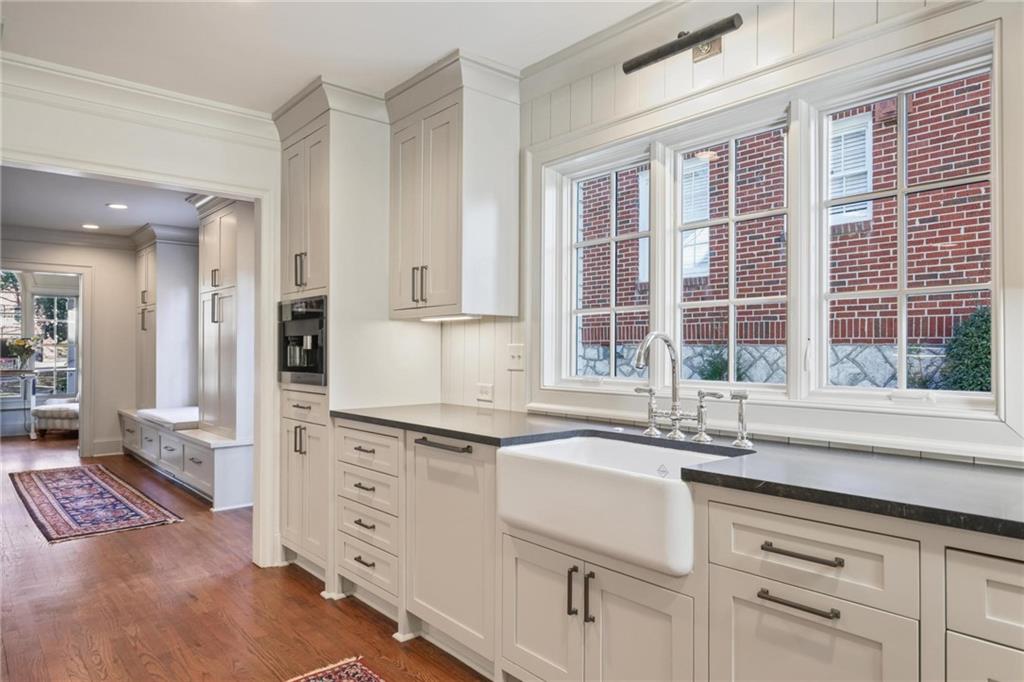 2622 Ellwood Drive NE