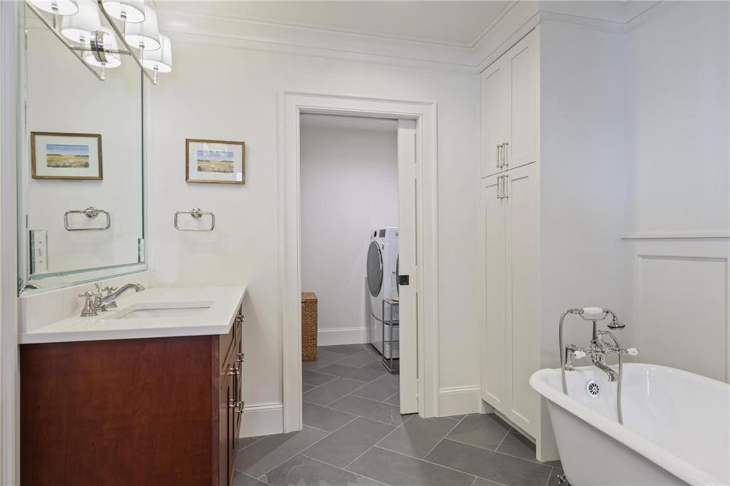 2622 Ellwood Drive NE