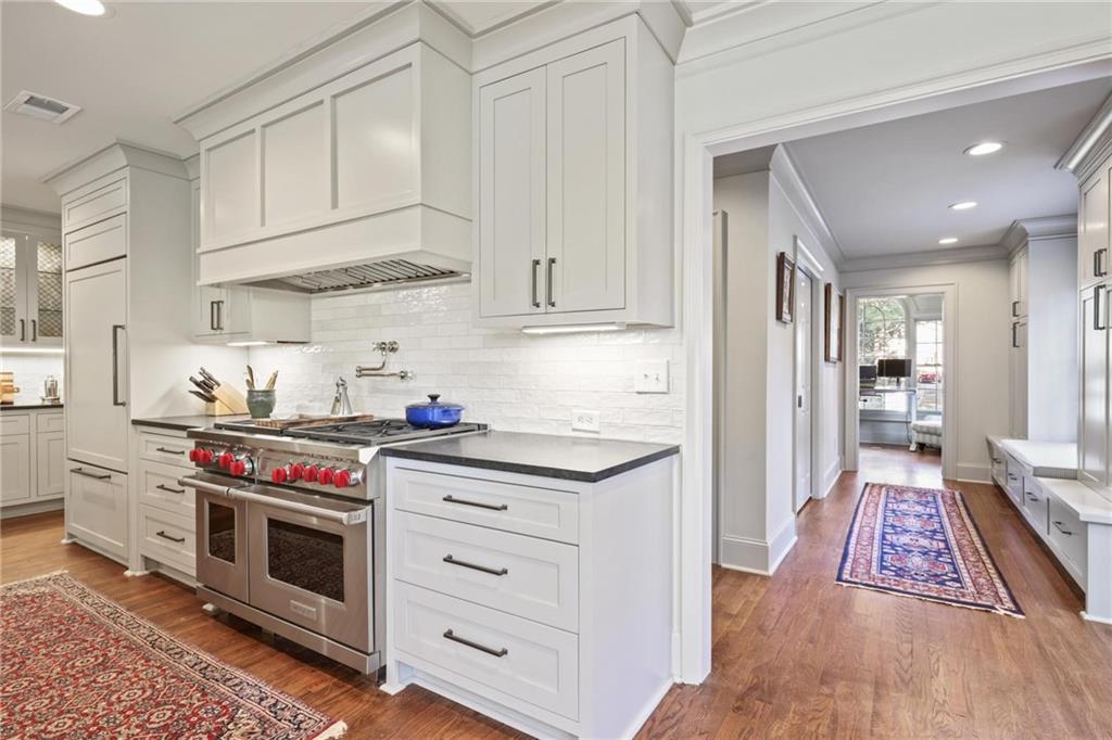 2622 Ellwood Drive NE