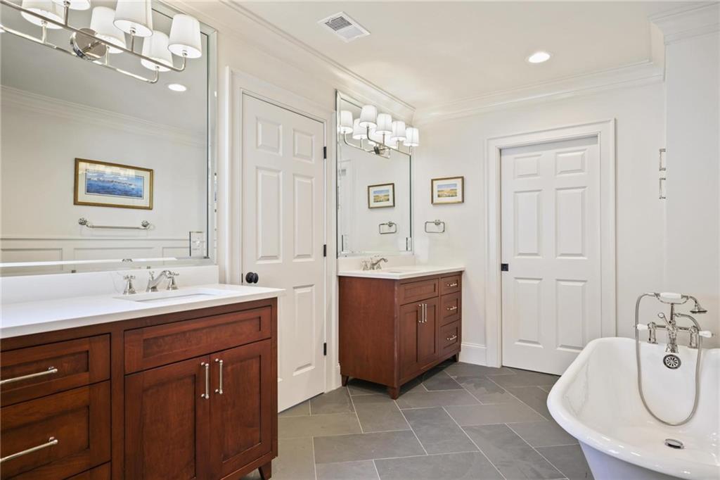 2622 Ellwood Drive NE