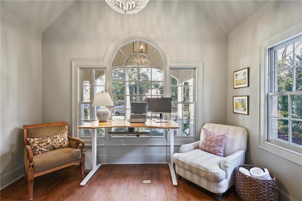 2622 Ellwood Drive NE