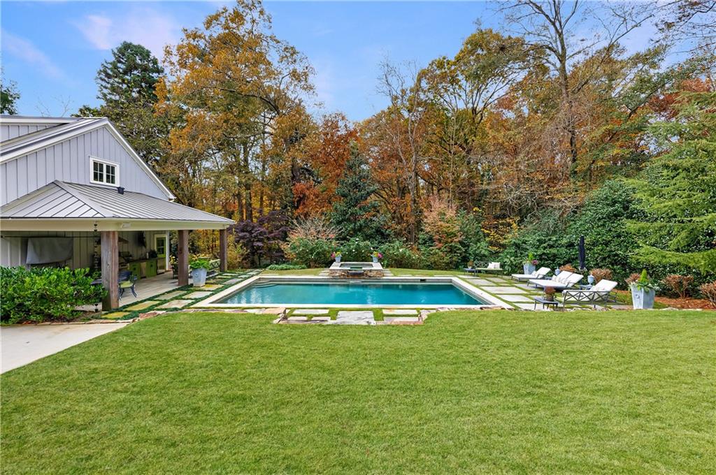 2966 Howell Mill Road NW