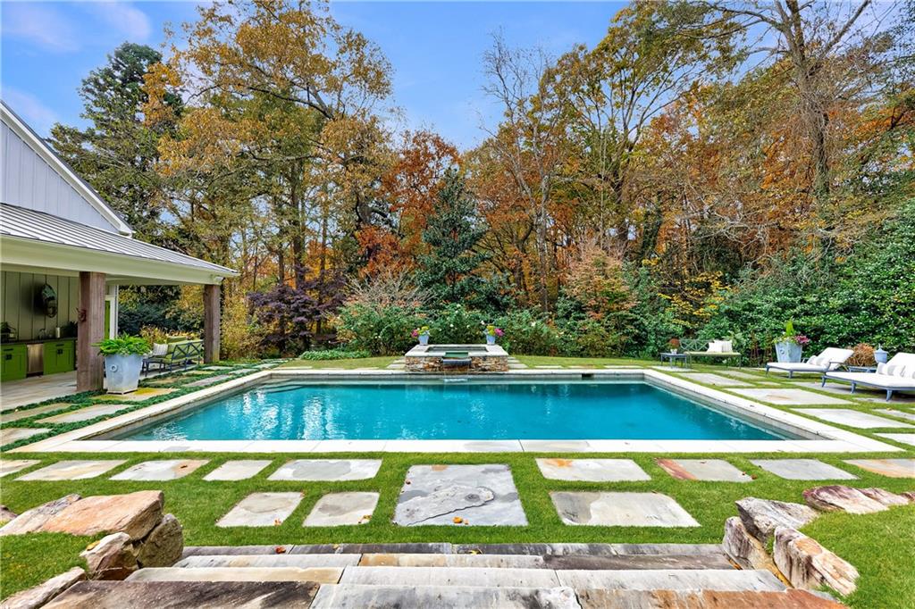 2966 Howell Mill Road NW