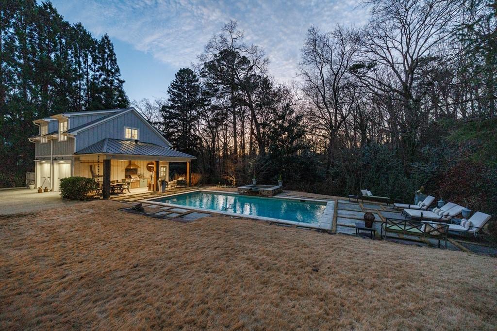 2966 Howell Mill Road NW