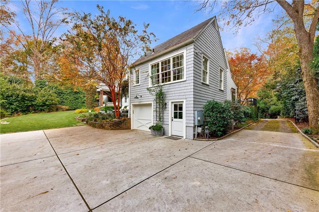 2966 Howell Mill Road NW