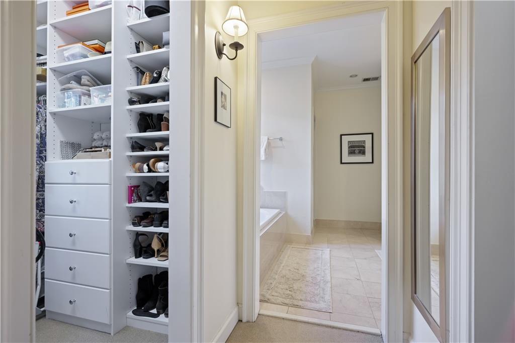 2860 Normandy Drive NW