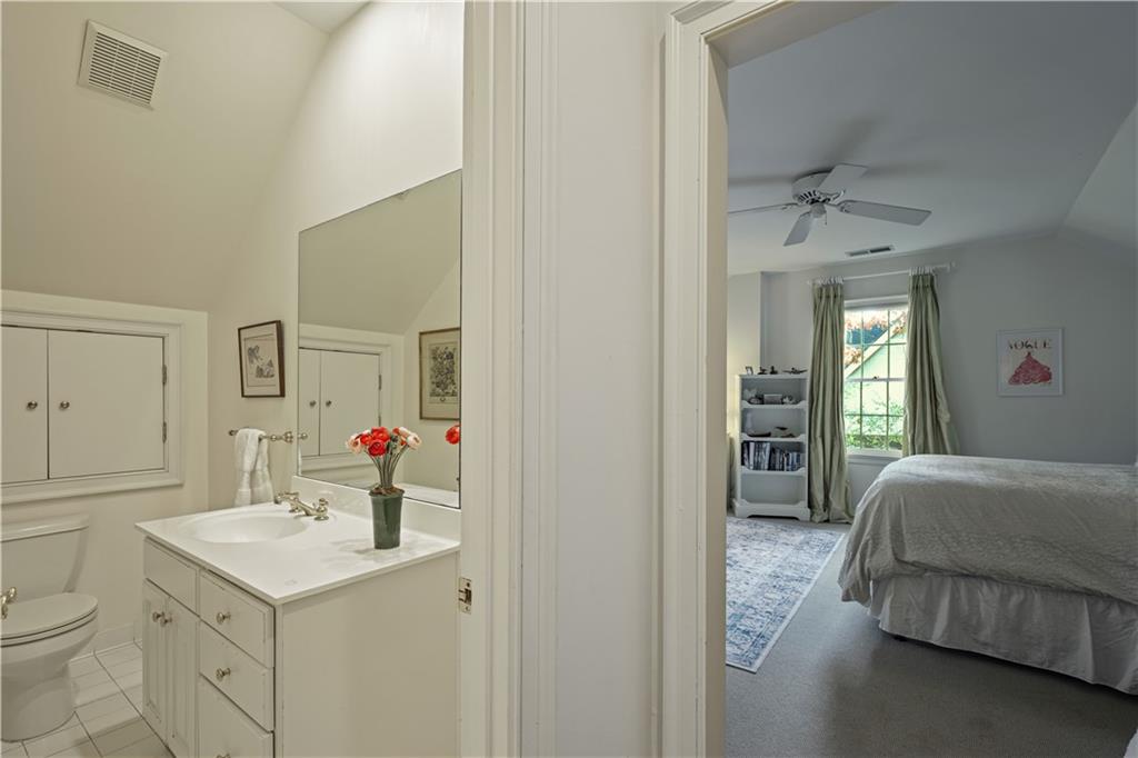 2860 Normandy Drive NW